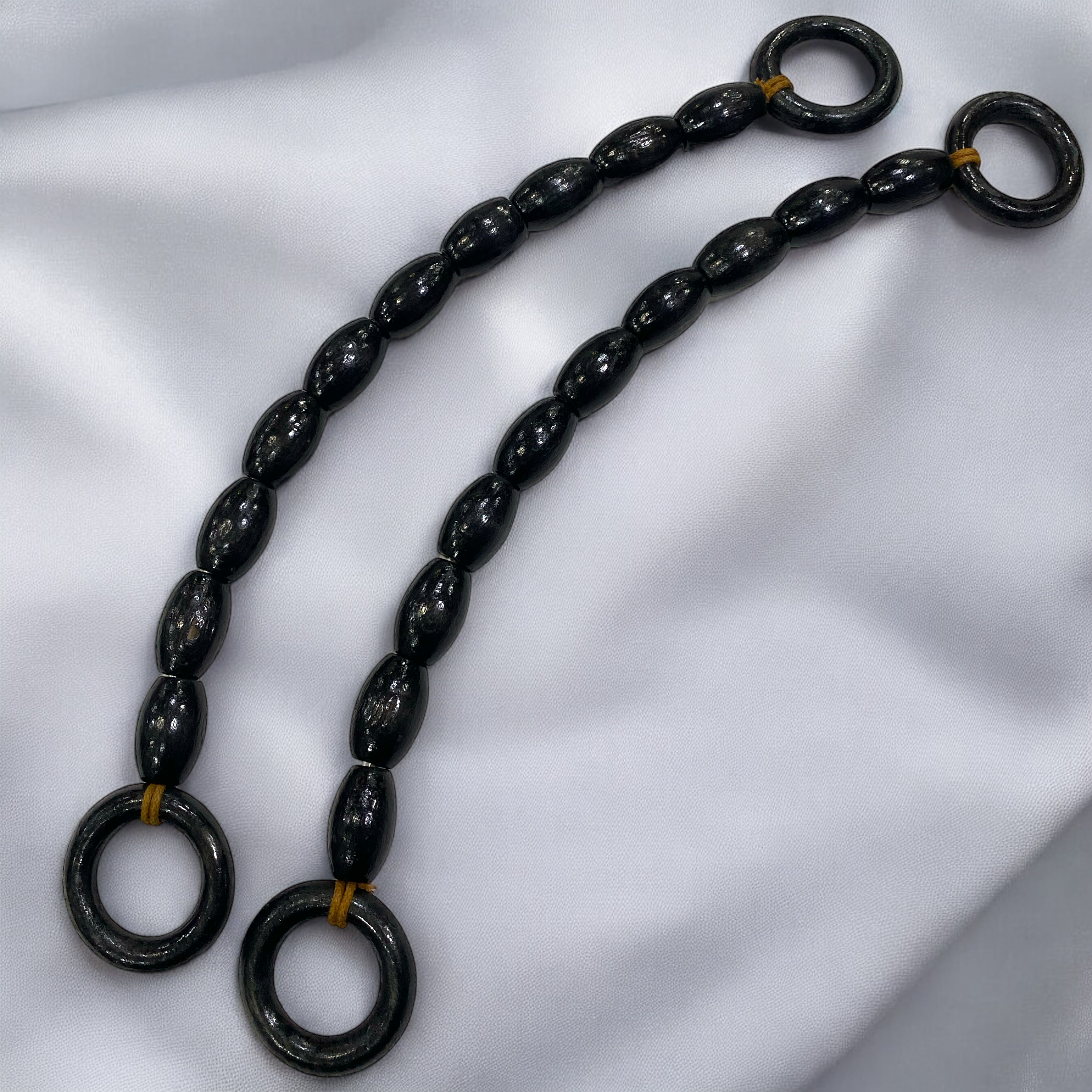 Ahşap Boncuklu Elips Siyah Askılık