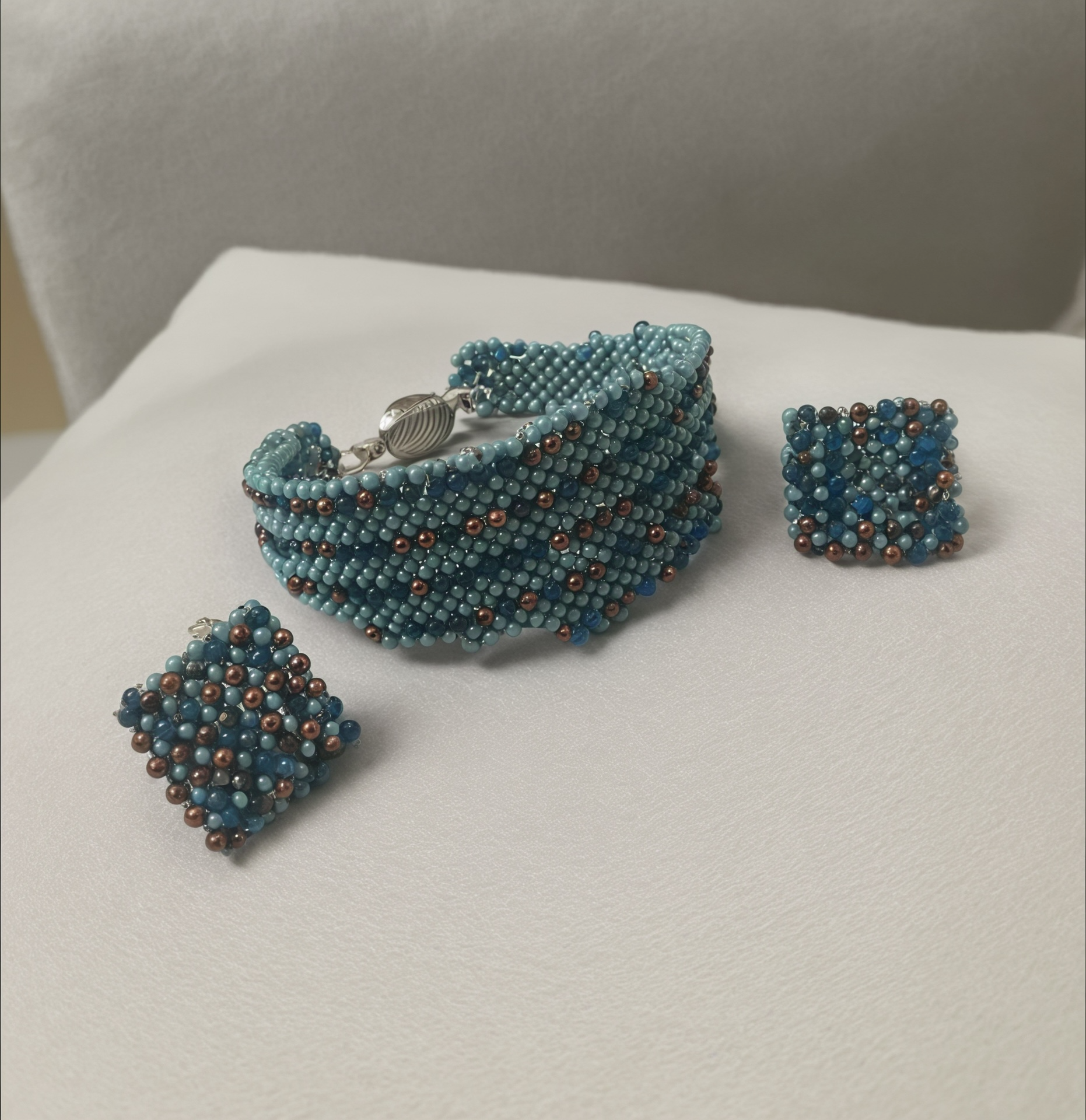 Aurora Adornments Küpeli Set