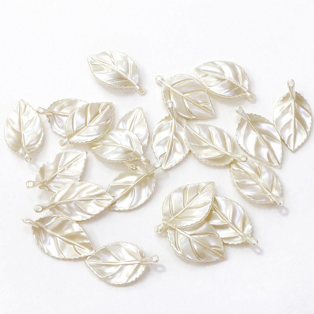 Desenli Krem İnci Model 3 Adet Çizgili Yaprak