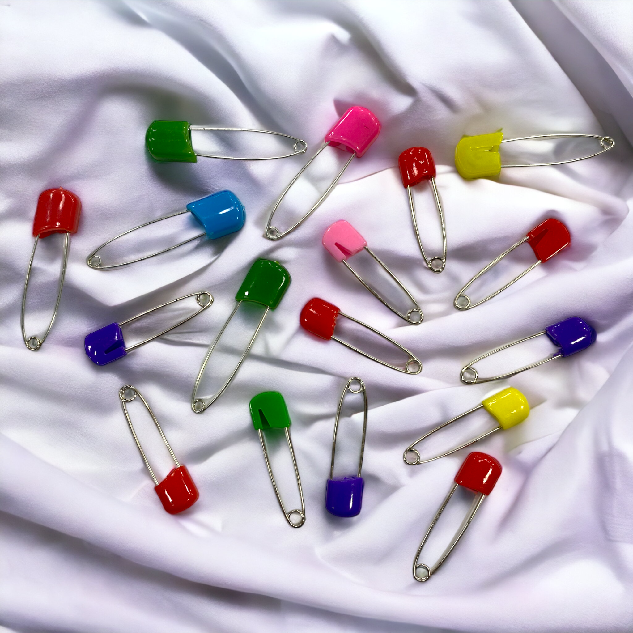 Renkli Basit Çengelli İğneler 3 Adet