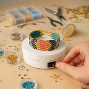 360° White Automatic Döner Takı Sergileme Standı – Şıklığı Dönüşe Taşıyın