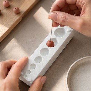BoncukForm Pro – 7 Ölçülü Polimer Kil Boncuk Delme Aparatı