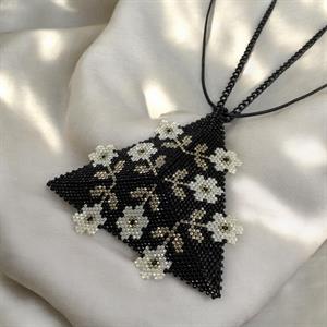 Miyuki Çiçek Motif Mozaik Kolye