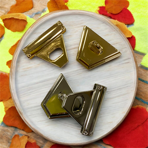 Piramit Sembolik Çanta Kilitleri 