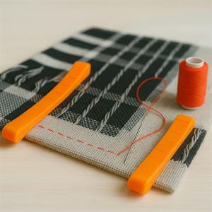 Plastik Kumaş Tutucu