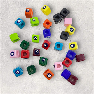 Plastik Mineli Bodrum Boncuklar