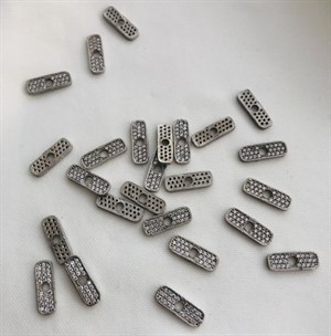 Zirkon Taşlı Bileklik Düğmeleri - 04