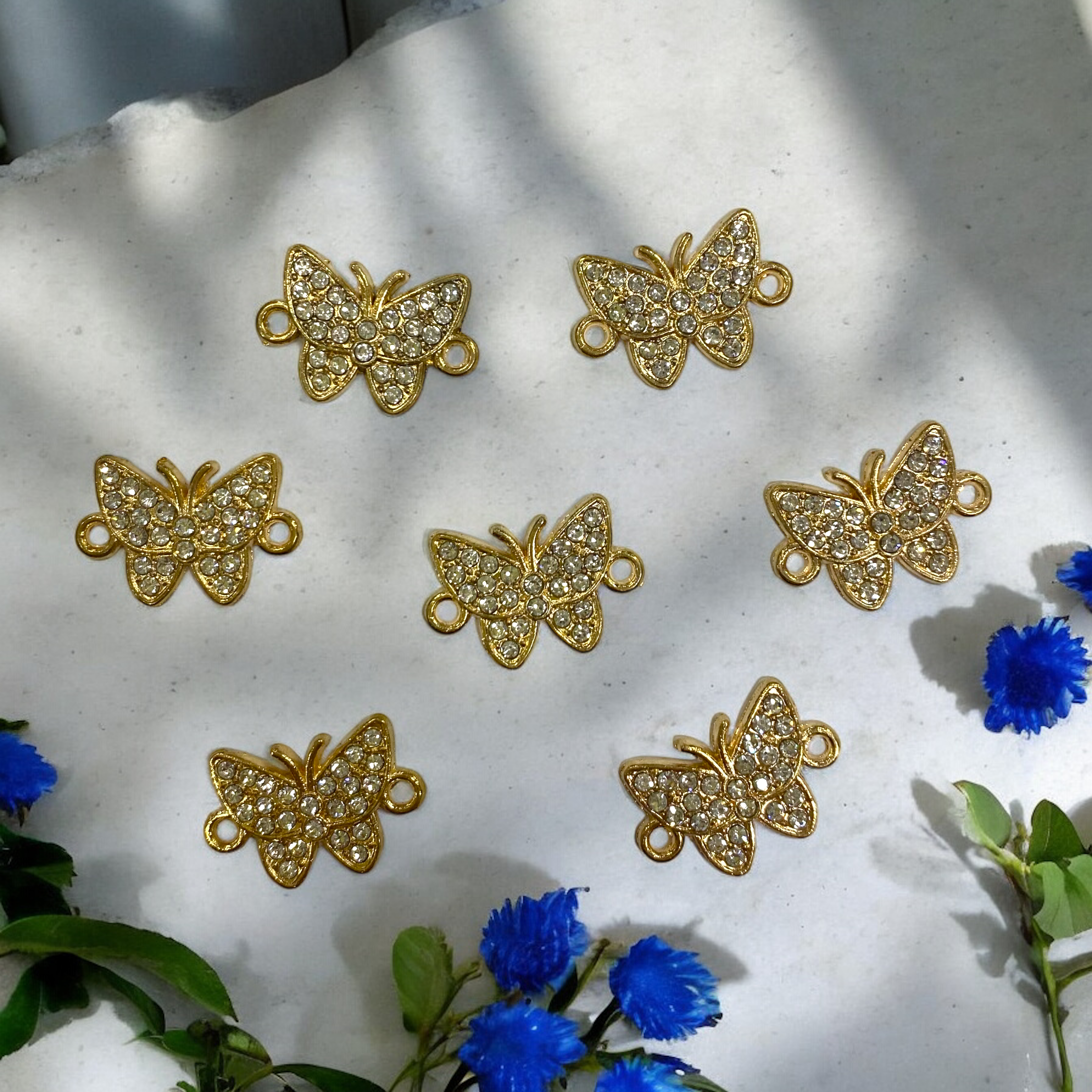 Çelik, Zirkon Taşlı Kelebek