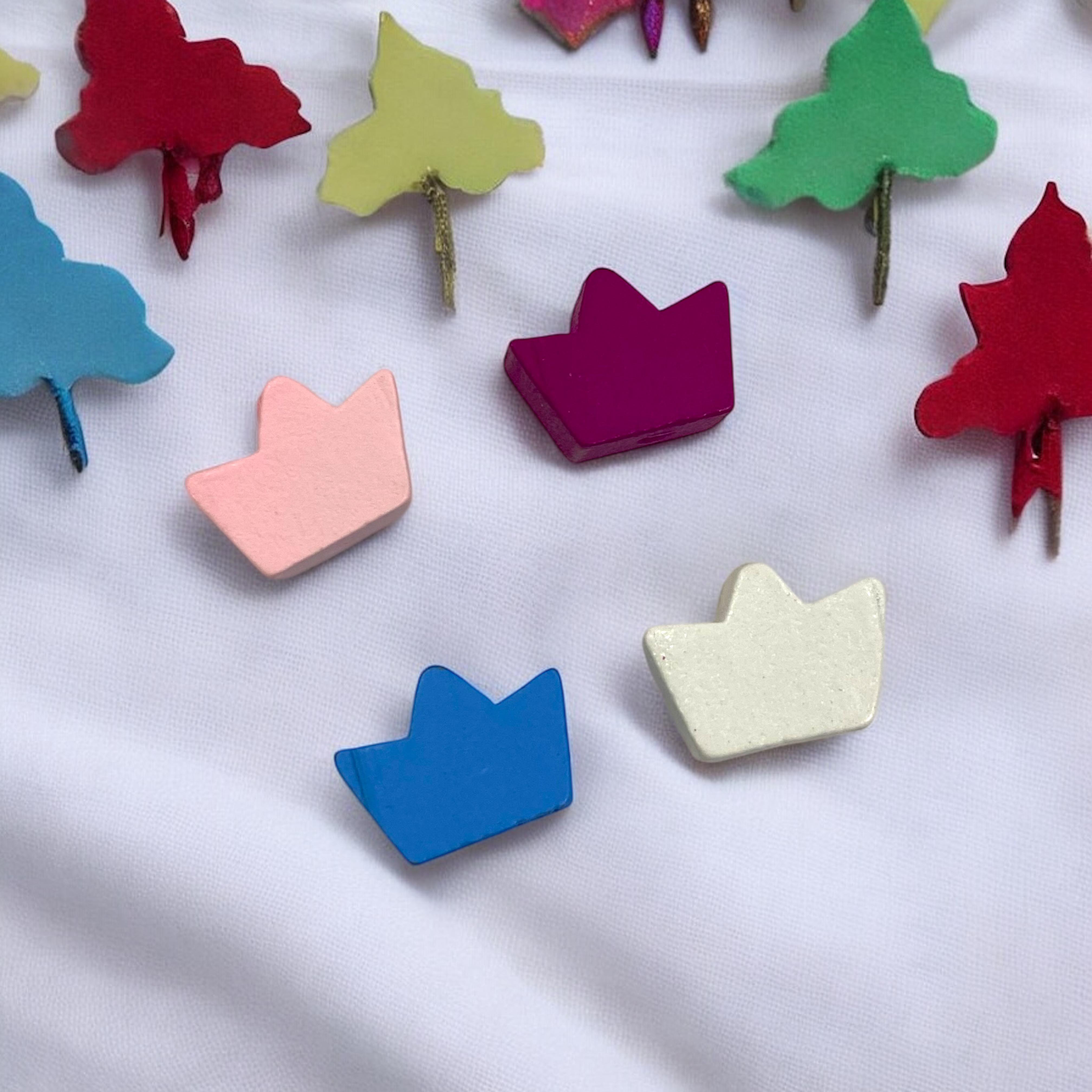 Emzik Askı Arası Renkli Kral Tacı