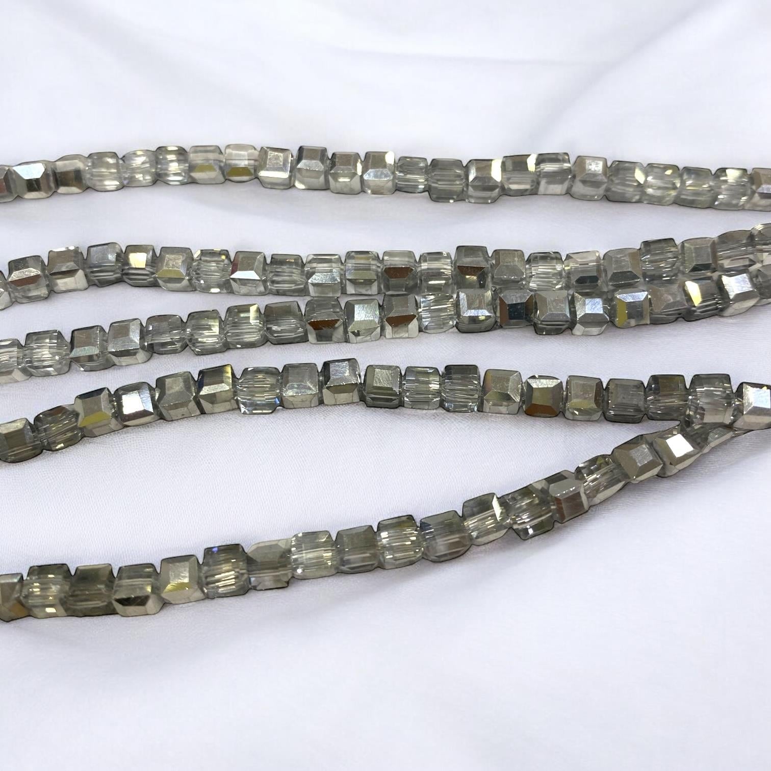 Küp Kristal Dizi Cam Boncuk (4 mm) Gümüş