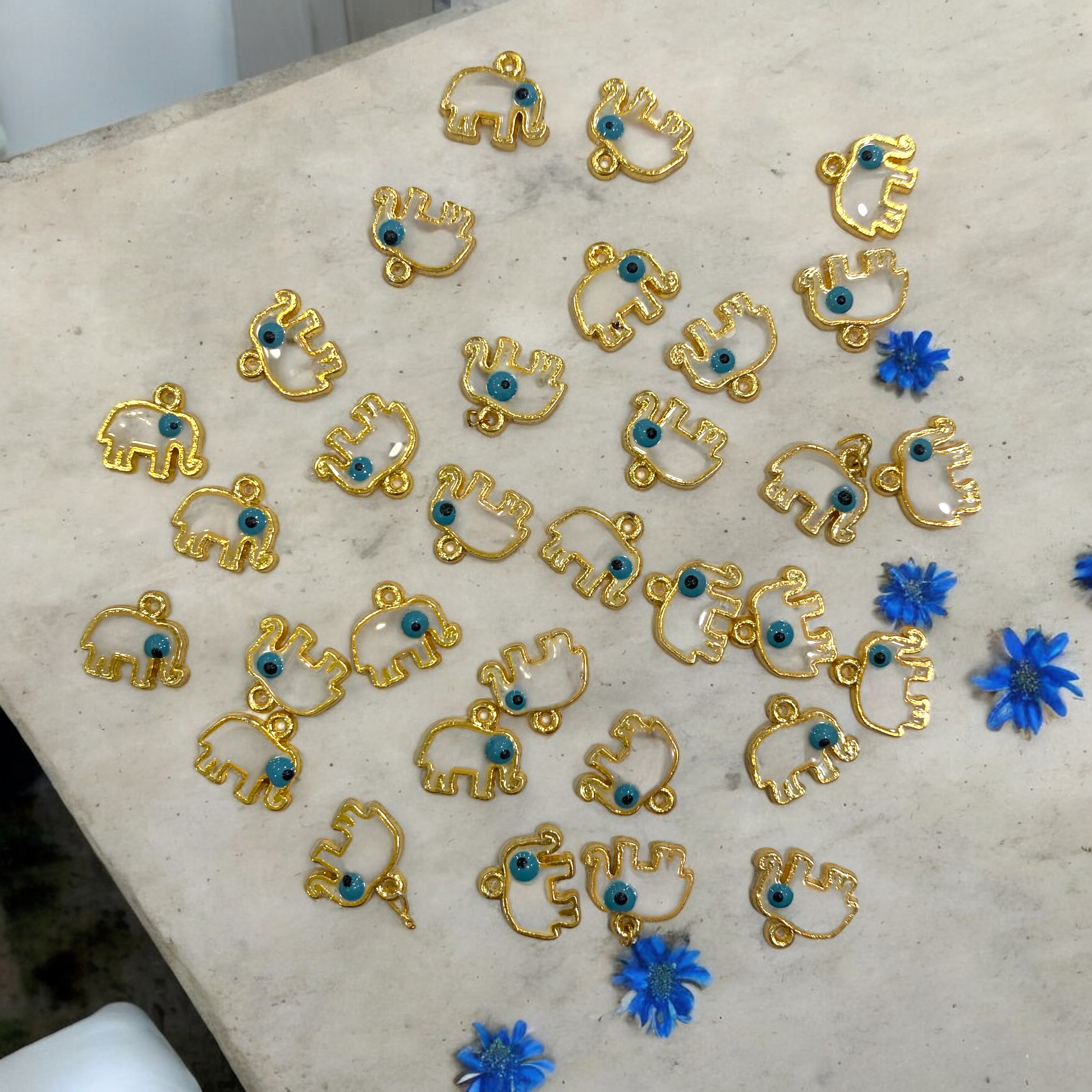 Minimal Krem Fil Tasarım