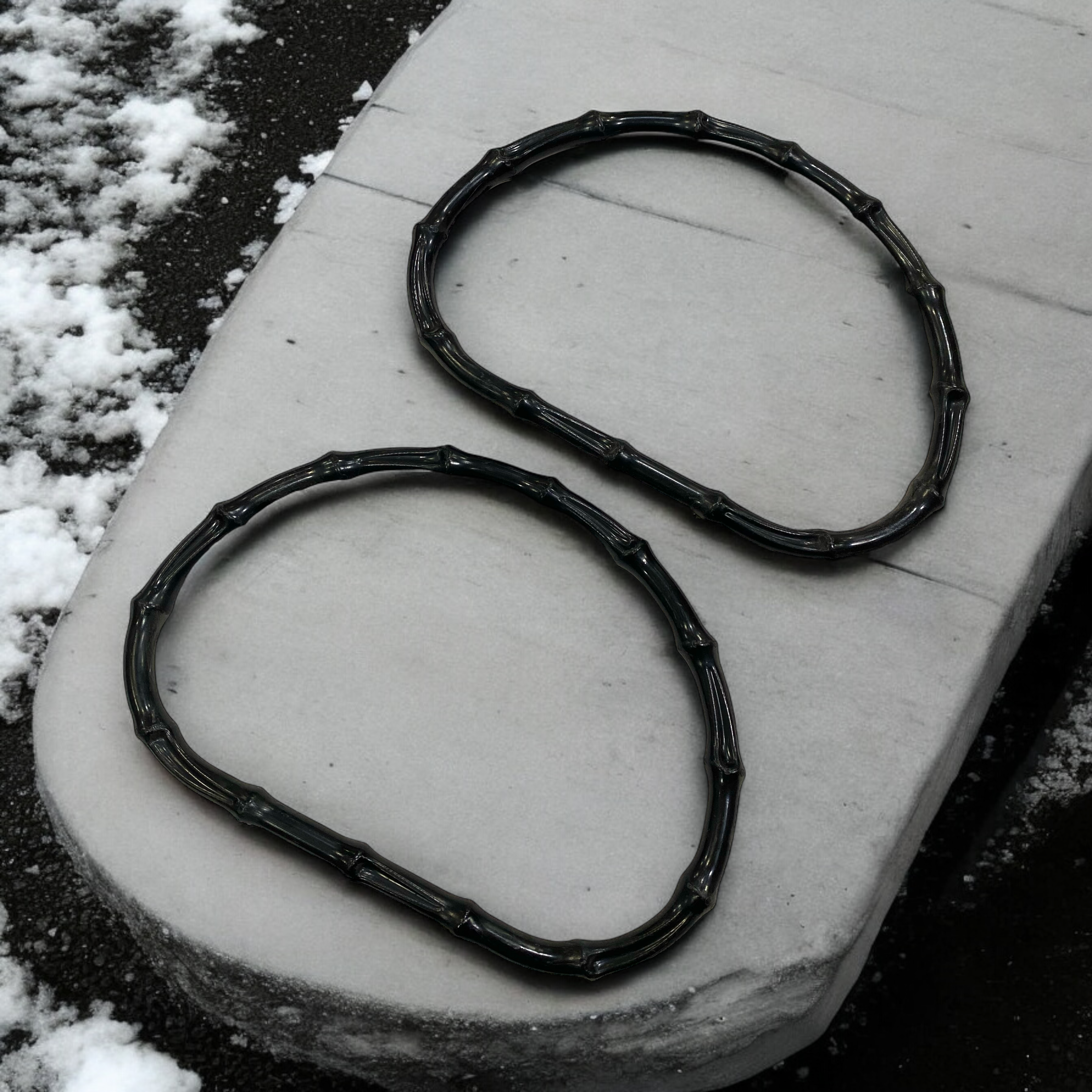 Plastik, Siyah Burgulu Askılık