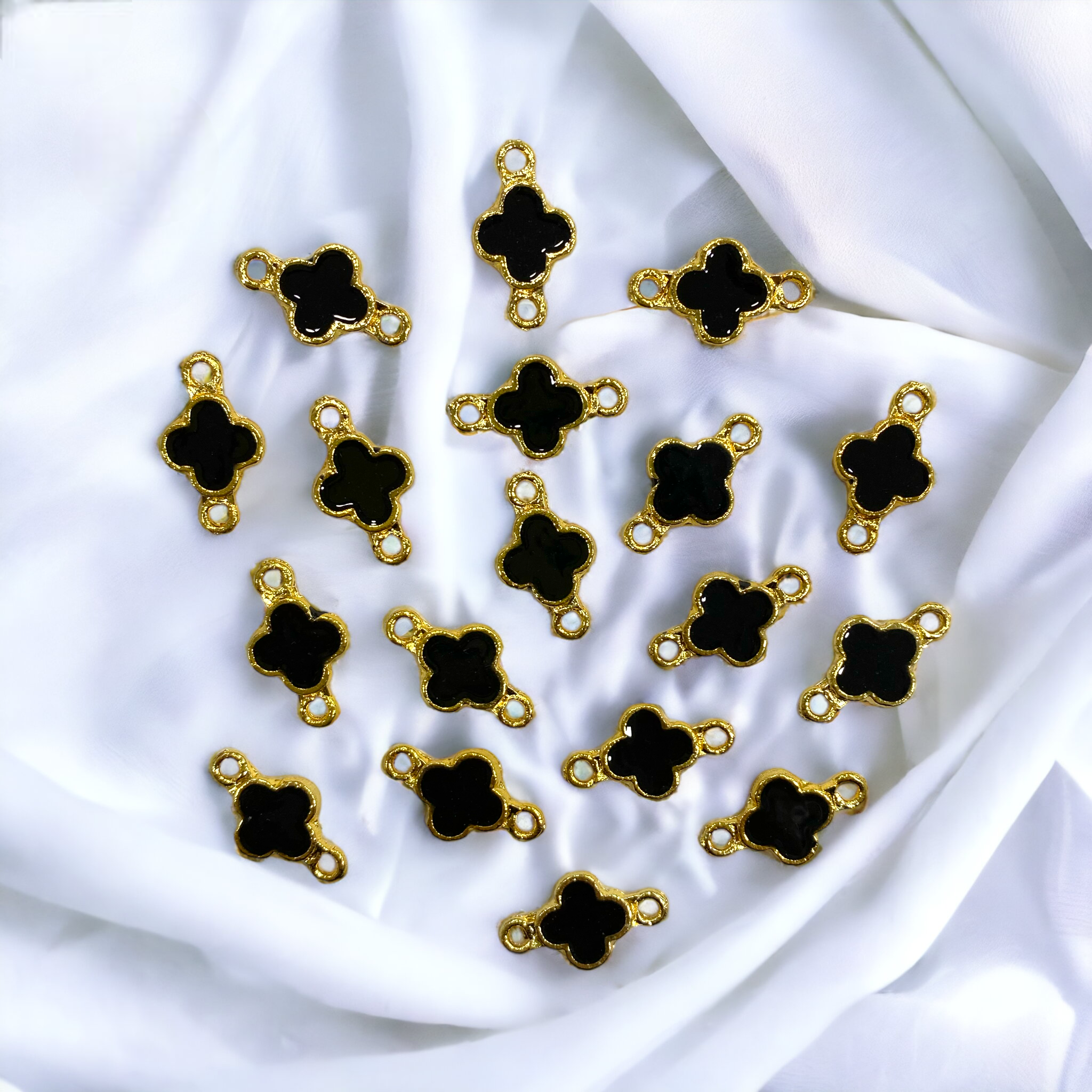 Siyah Çift Kulplu Yonca