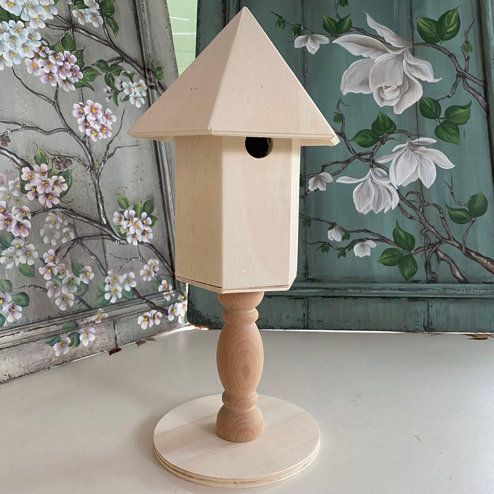 AYAKLI UZUN KUŞ EVİ