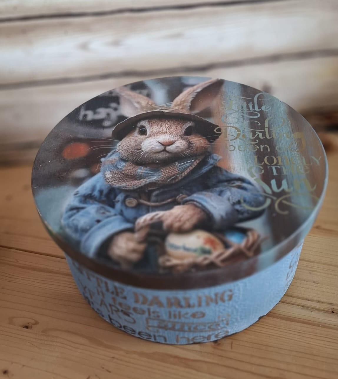 TAVŞAN ADAM YUVARLAK KAPAKLI KUTU