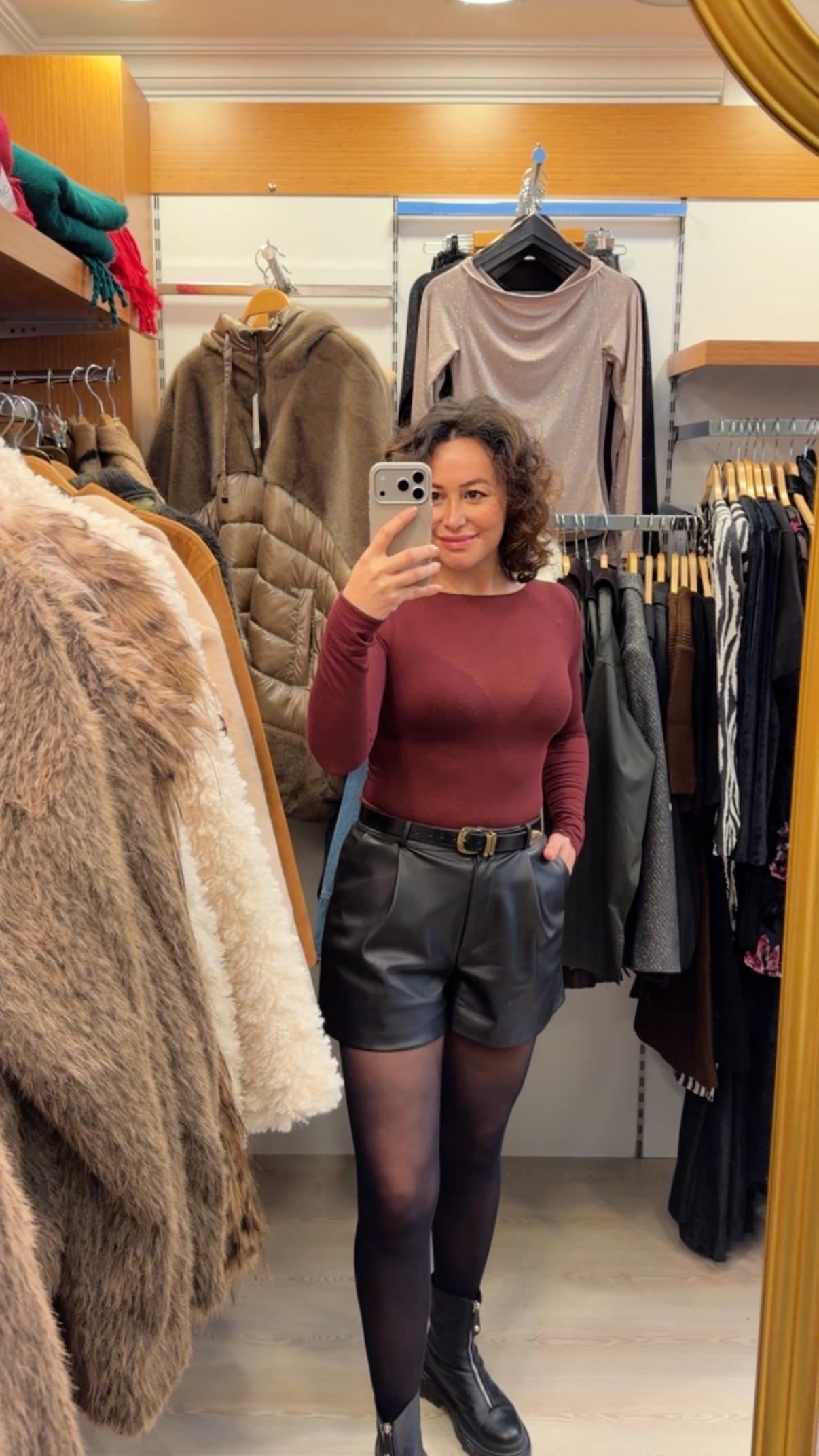 YÜKSEK BEL PİLELİ ŞORT