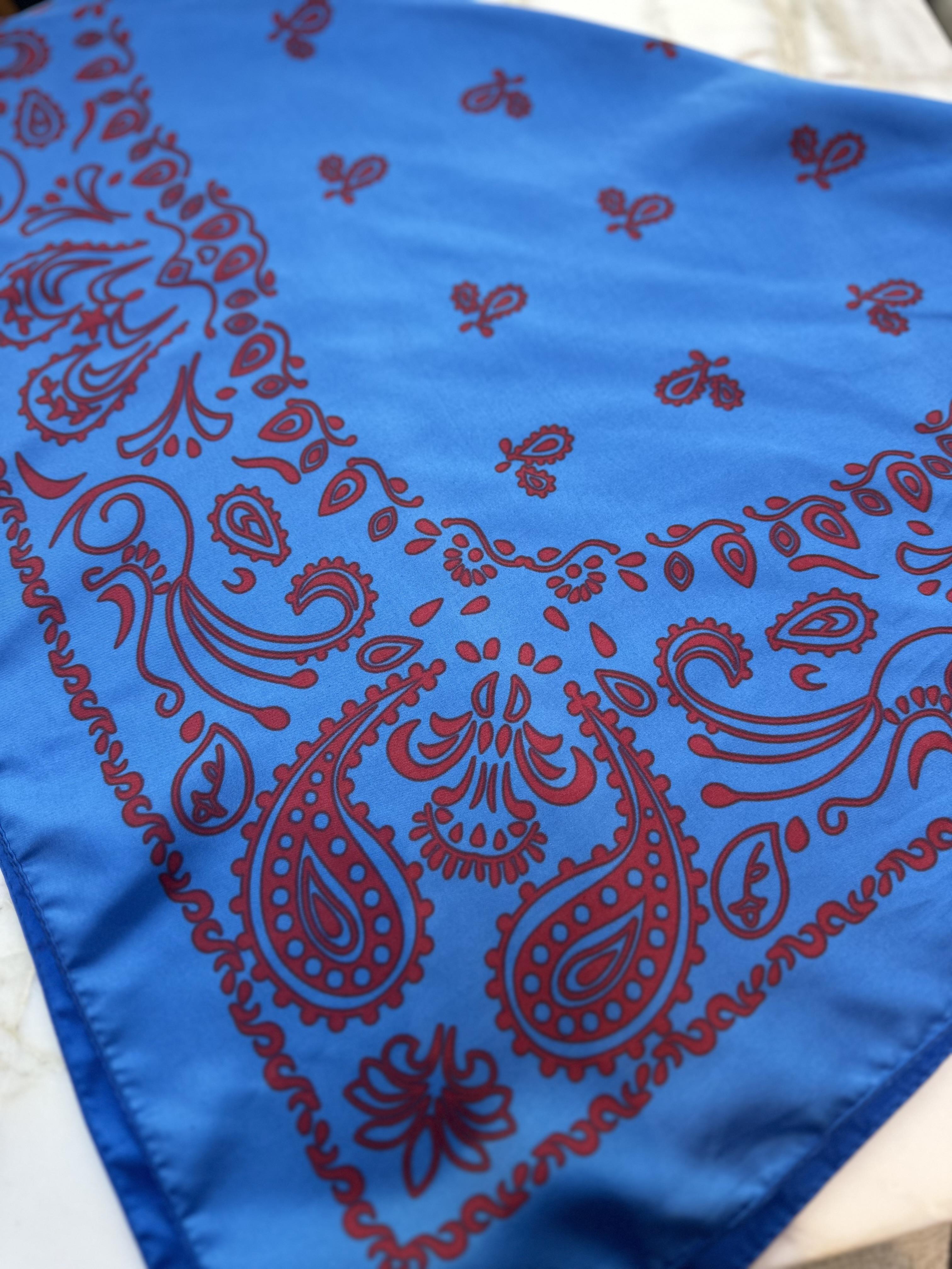 BORDO MAVİ DESENLİ FULAR