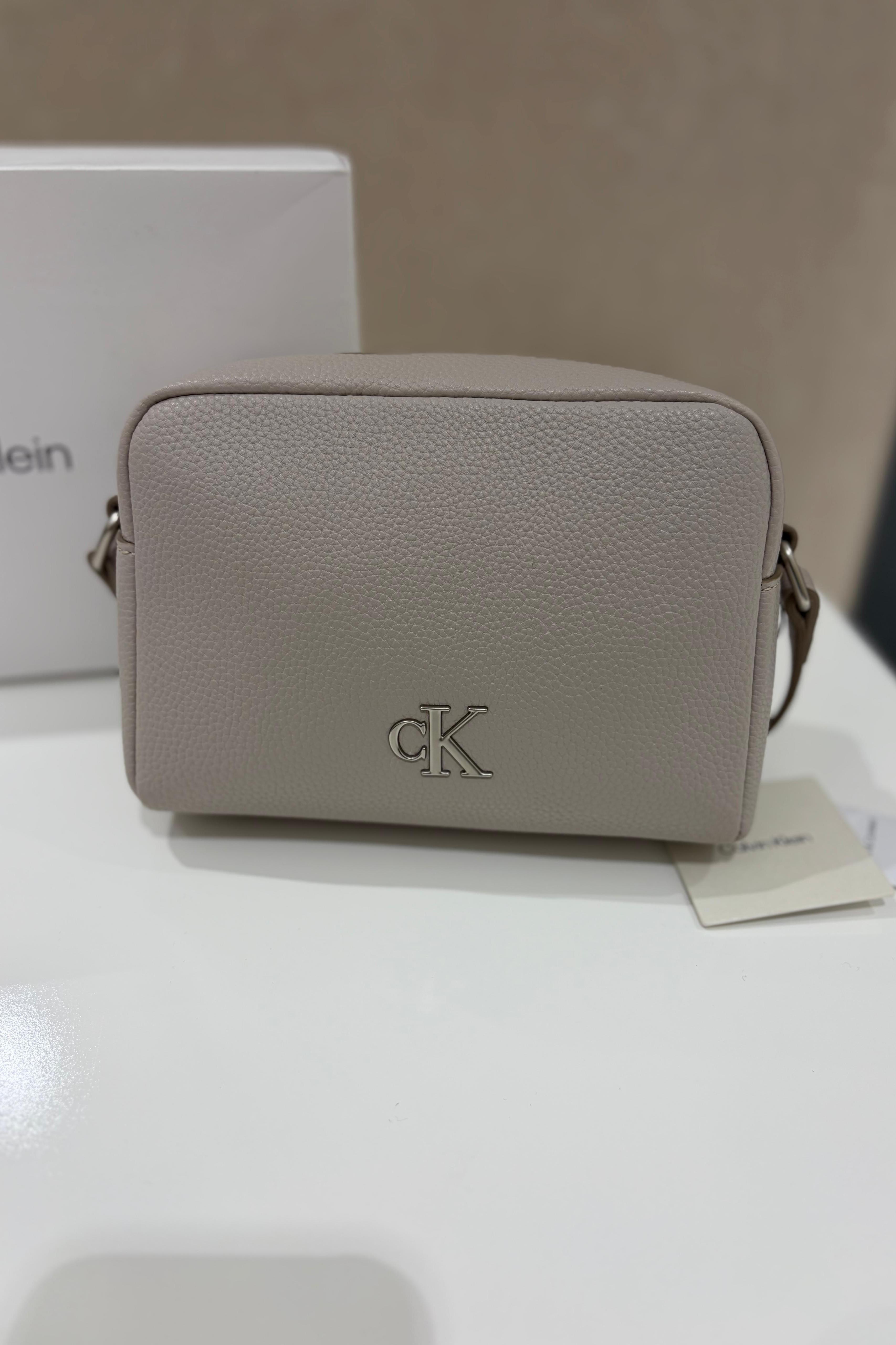 CALVIN KLEIN ÇANTA