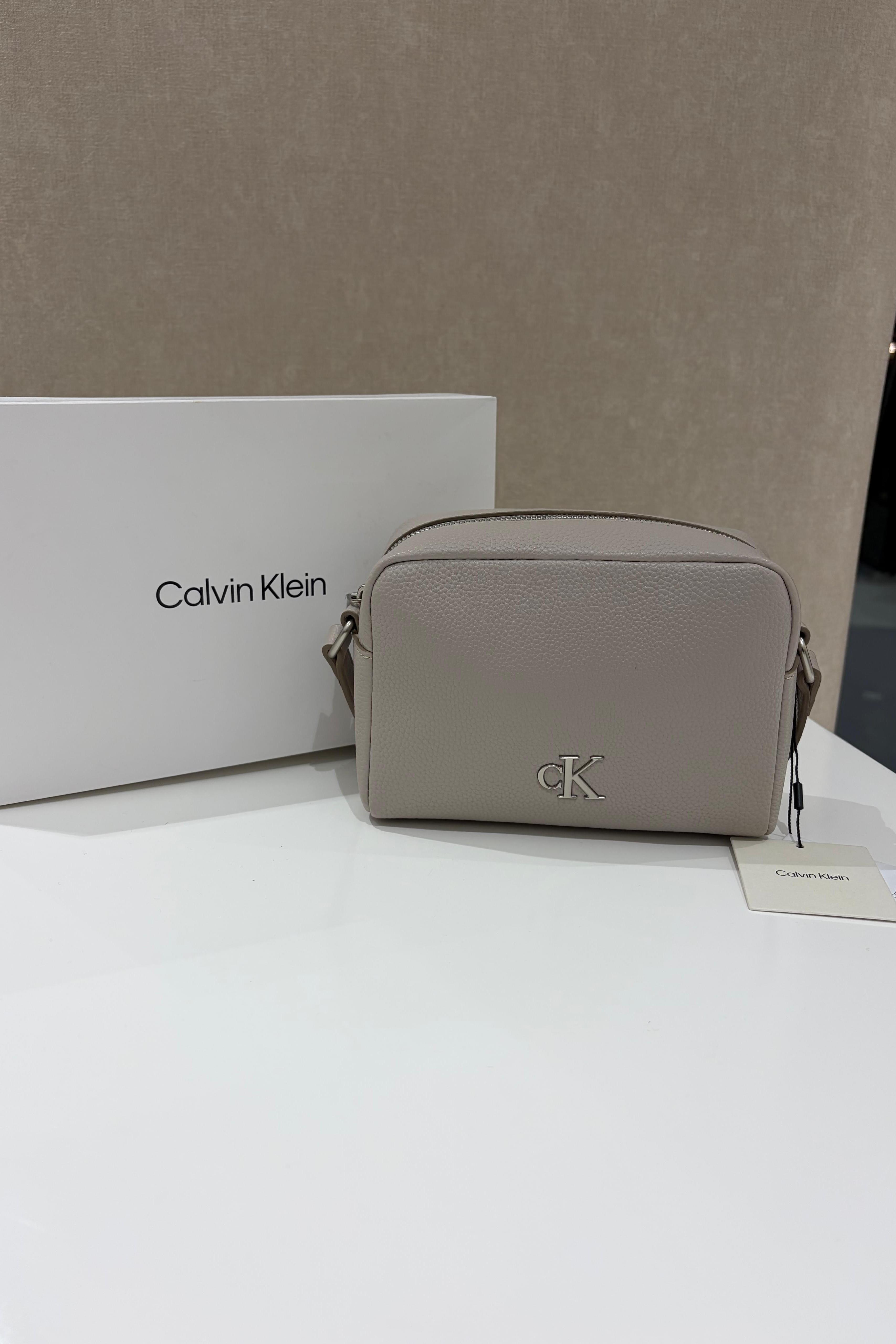 CALVIN KLEIN ÇANTA