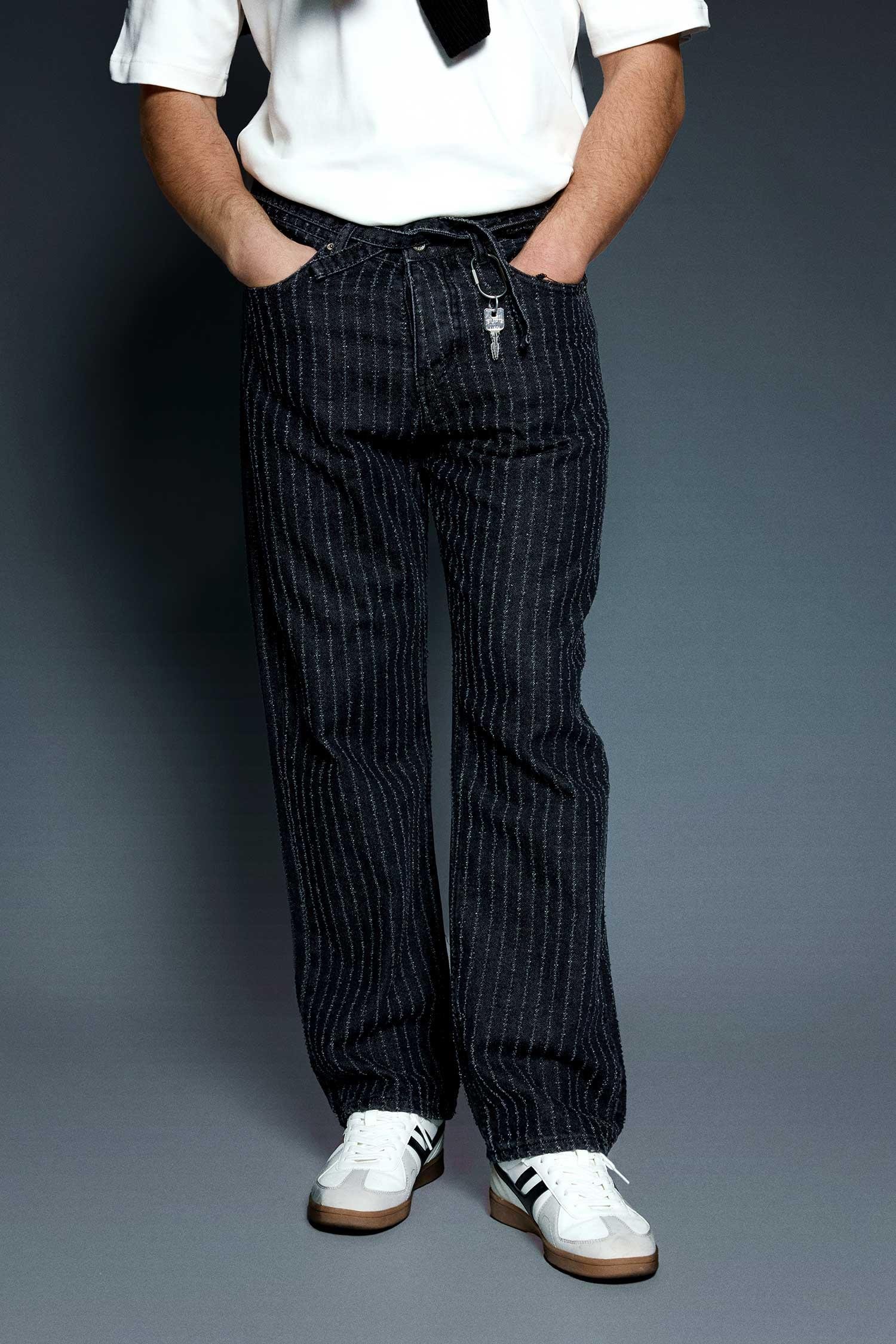 Erkek Desenli Kemer Detaylı Baggy Fit Jean Siyah