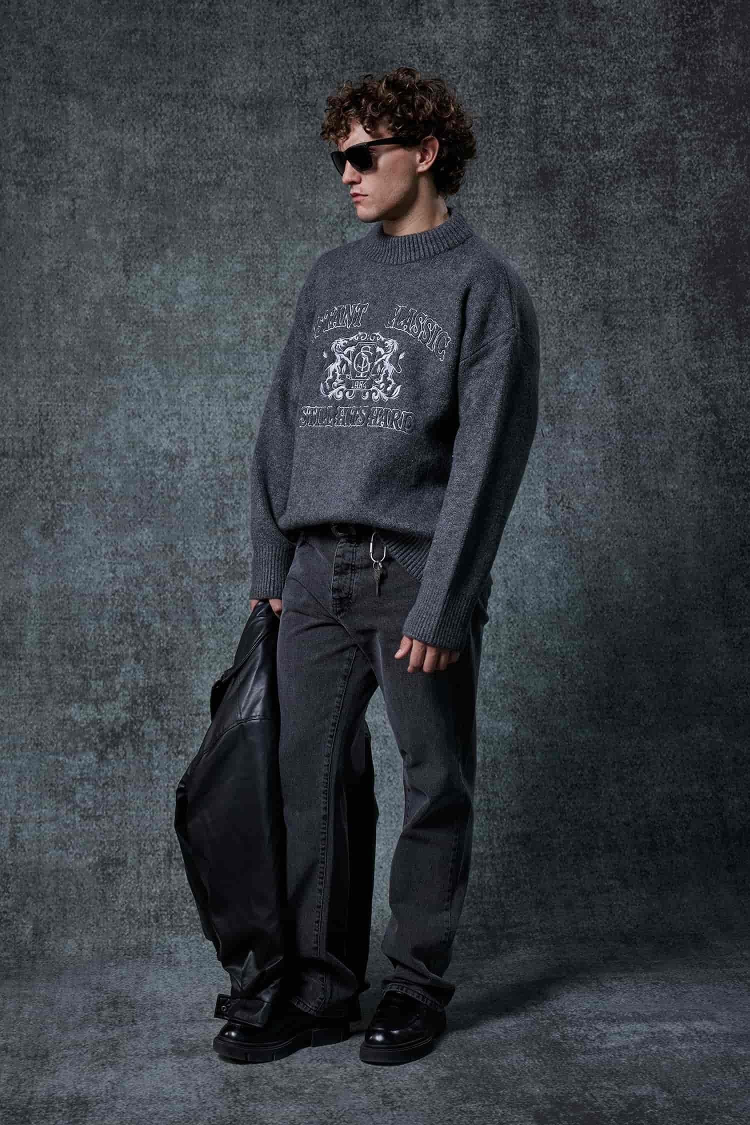 Erkek Oversize Bisiklet Yaka Nakışlı Triko Kazak Gri