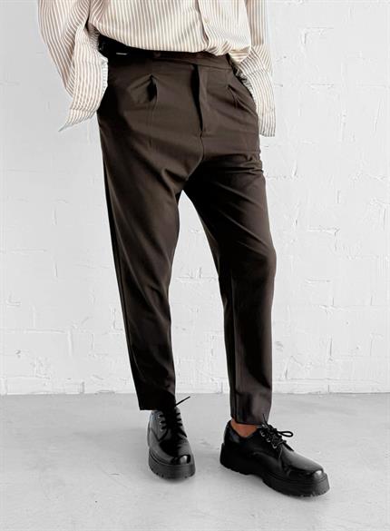 Erkek Ayarlanabilir Tokalı Pileli Kumaş Pantolon Kahverengi