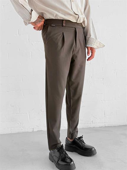 Erkek Ayarlanabilir Tokalı Pileli Kumaş Pantolon Kahverengi