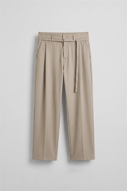 Erkek Baggy Fit Kemer Detaylı Gabardin Kumaş Pantolon Bej