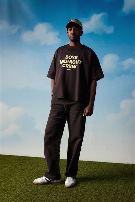 Erkek Boxy Fit Bisiklet Yaka Yazı Baskılı T-Shirt Kahverengi