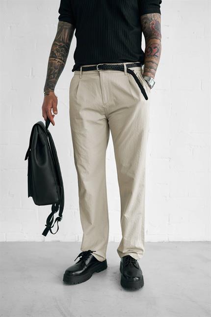 Erkek Dokulu İnce Kumaş Regular Fit Pantolon Bej