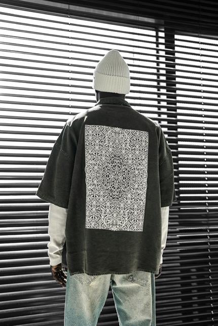 Erkek Kısa Kollu Desen Baskılı Yıkamalı Oversize Gömlek Haki