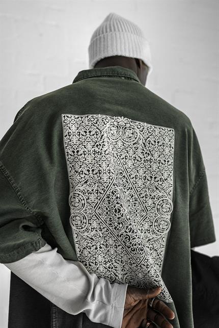 Erkek Kısa Kollu Desen Baskılı Yıkamalı Oversize Gömlek Haki