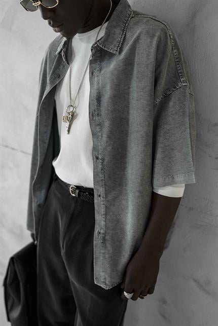 Erkek Kısa Kollu Desen Baskılı Yıkamalı Oversize Gömlek Gri