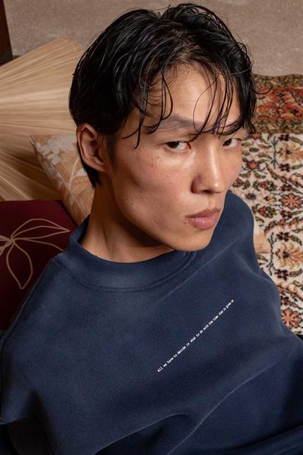 Erkek Minimal Yazı Detaylı Yıkamalı Sweatshirt Lacivert