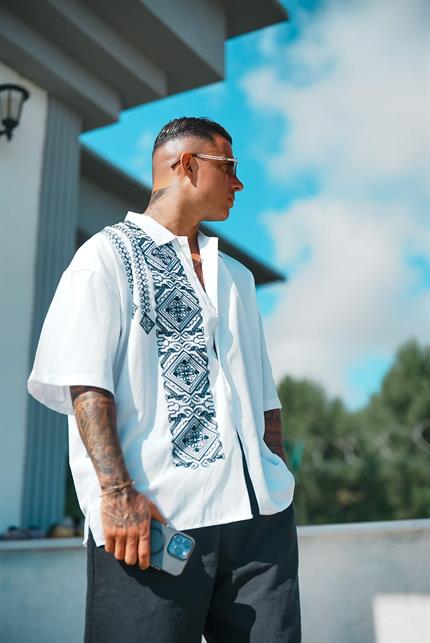 Erkek Nakış Desenli Kısa Kollu Süper Oversize Gömlek Beyaz