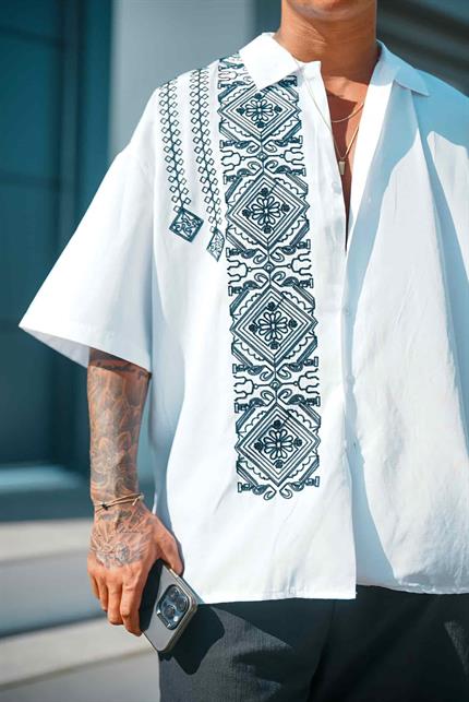 Erkek Nakış Desenli Kısa Kollu Süper Oversize Gömlek Beyaz