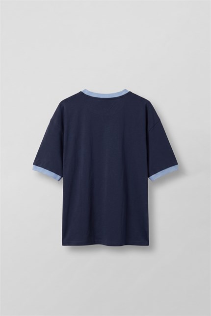 Erkek Nakış Detaylı Kontrast Bisiklet Yaka Boxy Fit T-Shirt Lacivert