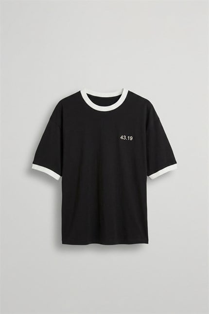 Erkek Nakış Detaylı Kontrast Bisiklet Yaka Boxy Fit T-Shirt Siyah