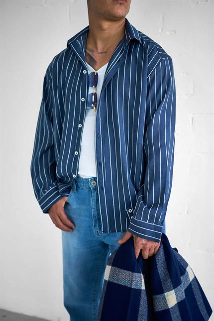 Erkek Nefes Alan Kumaştan Çizgili Rahat Oversize Gömlek Lacivert