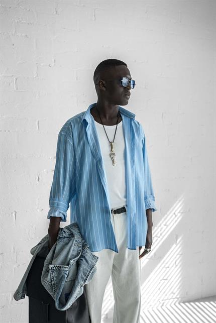 Erkek Nefes Alan Kumaştan Çizgili Rahat Oversize Gömlek Mavi