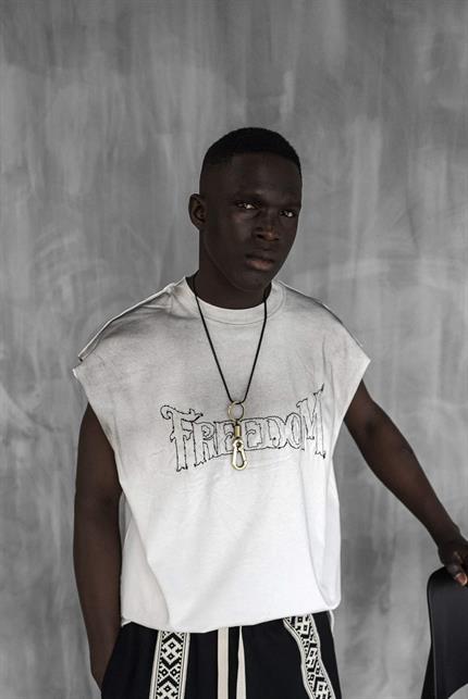 Erkek Önü İşlemeli Oversize Yıkamalı Kolsuz T-Shirt Ekru