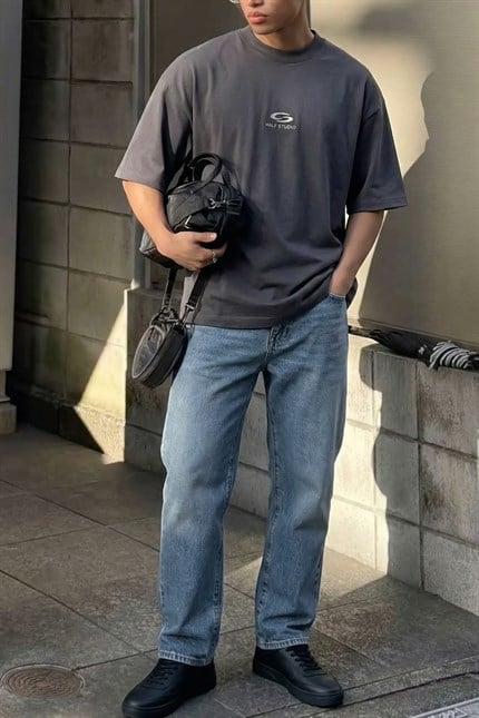 Erkek Oversize Basic Minimal Logo Nakışlı T-Shirt Antrasit