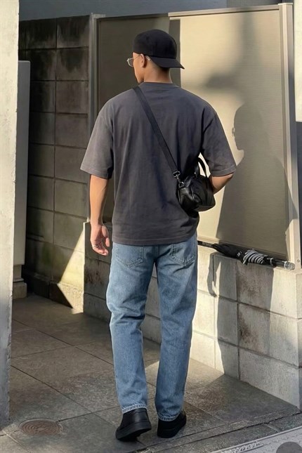 Erkek Oversize Basic Minimal Logo Nakışlı T-Shirt Antrasit