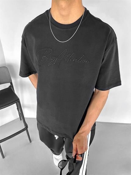 Erkek Oversize Big Atlention İşlemeli T-Shirt Siyah