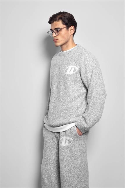 Erkek Oversize Boxy Fit Logo Detaylı Tüylü Kazak Gri