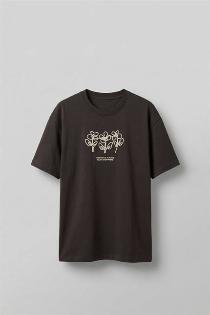 Erkek Oversize Çiçek Nakışlı T-Shirt Kahve