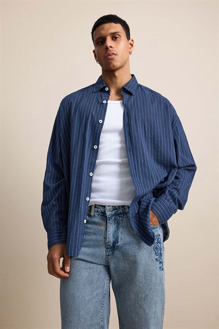 Erkek Oversize Çizgili Keten Karışımlı Uzun Kollu Gömlek Lacivert