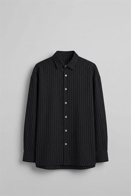 Erkek Oversize Çizgili Keten Karışımlı Uzun Kollu Gömlek Siyah