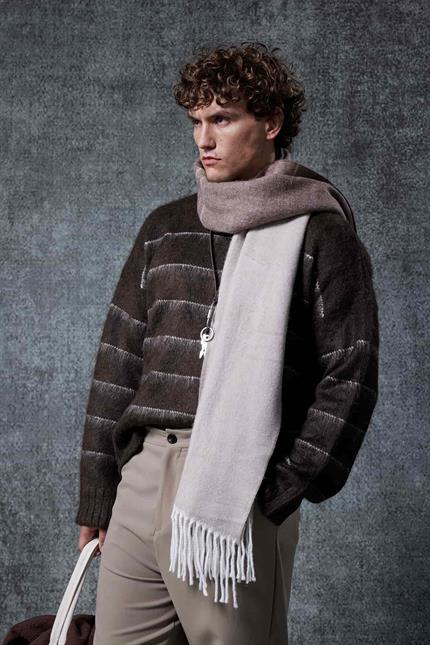 Erkek Oversize Çizgili Tüylü Triko Kazak Kahverengi