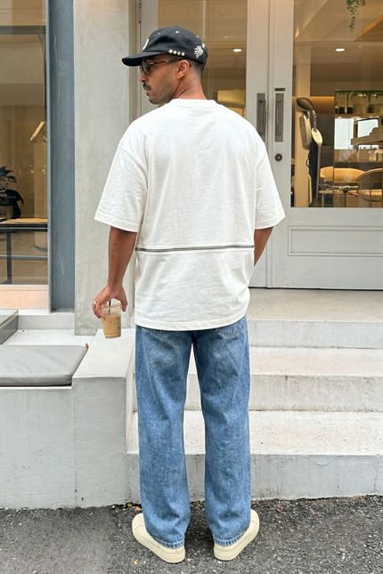 Erkek Oversize Fermuar Detaylı Minimal Nakışlı T-Shirt Ekru